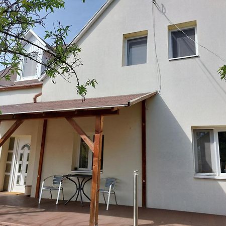 Bridgehaus Apartment Balatonfured Exterior photo