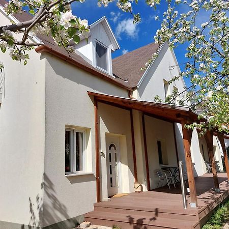 Bridgehaus Apartment Balatonfured Exterior photo