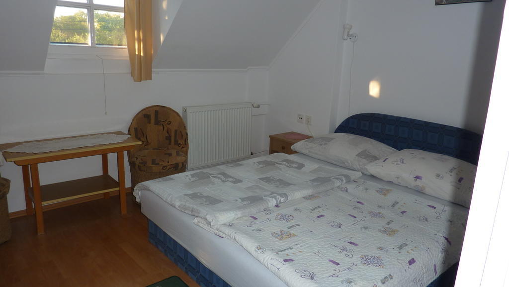 Bridgehaus Apartment Balatonfured Room photo